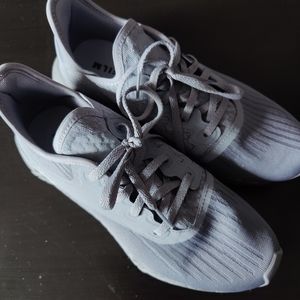 Reebok Flash Film Size 8 Gray sneakers